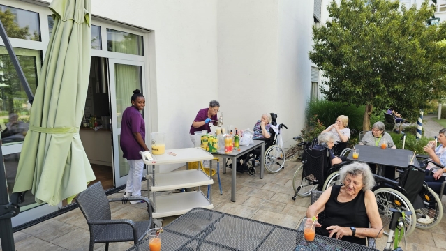 compassio-Seniorendomizil-Haus-Marienthal-Cocktails
