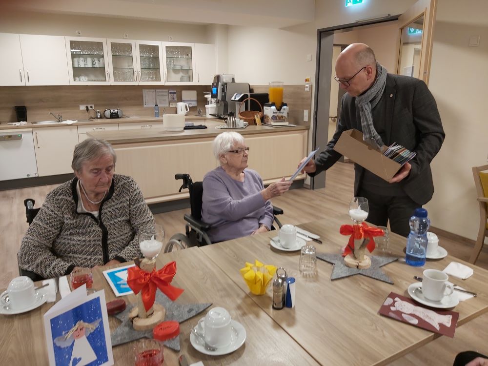 Weihnachtstrubel im Haus am Grubenfeld: Besuch vom Oberbürgermeister