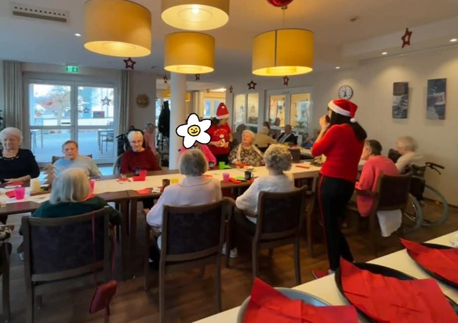 Weihnachtsfest im Haus Josef: Besinnlichkeit und Freude für die Bewohner