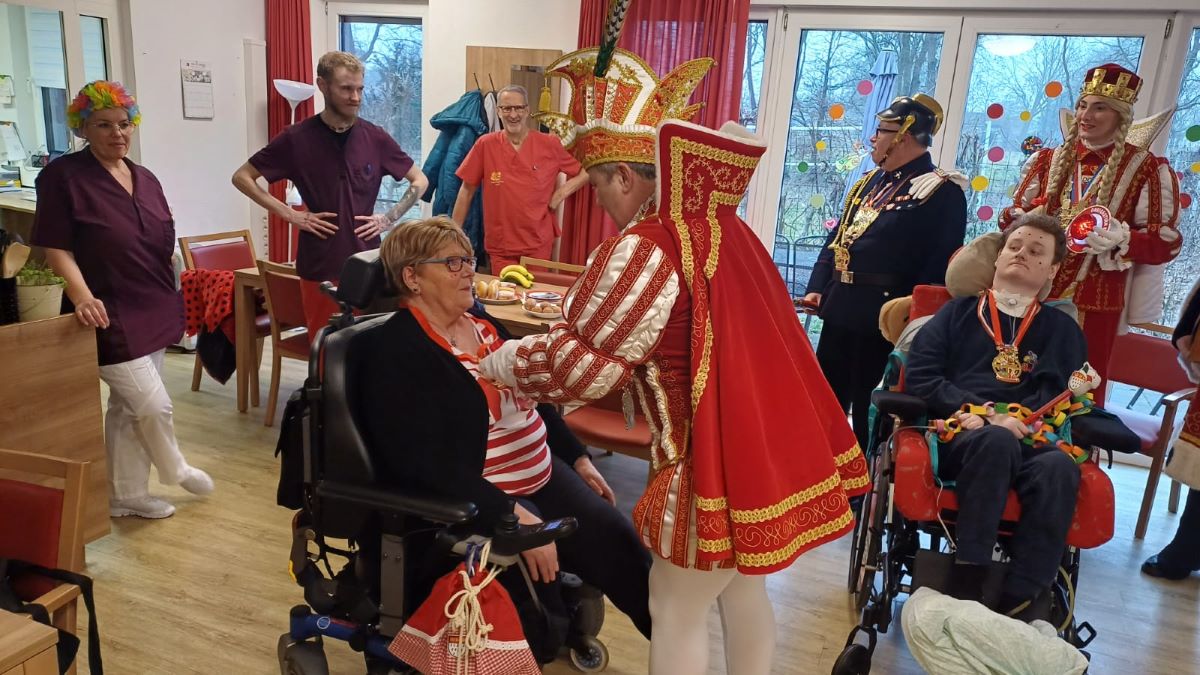 Karnevalsstimmung in der compassio Intensivpflege Elsdorf