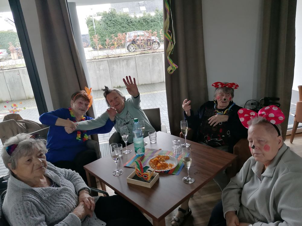 Fröhlicher Karneval in der Wohnanlage Am Dreeskamp