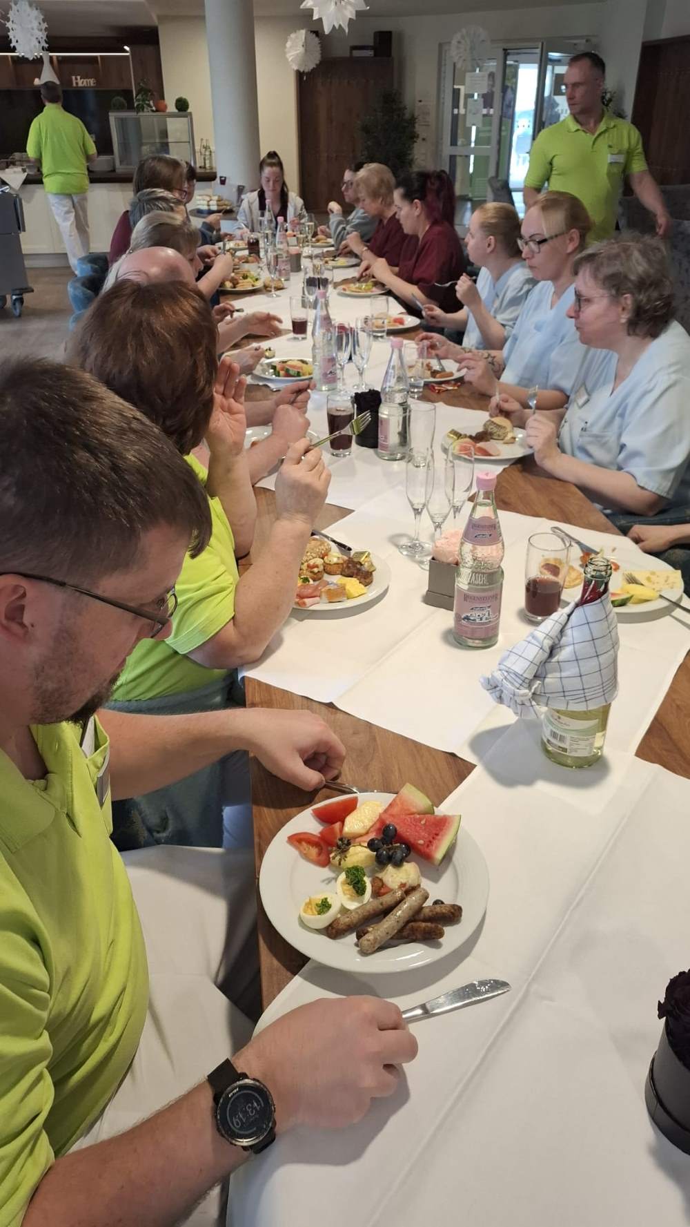 Genussvolles Mitarbeiterfrühstück in der Seniorenresidenz Wolfgangstraße