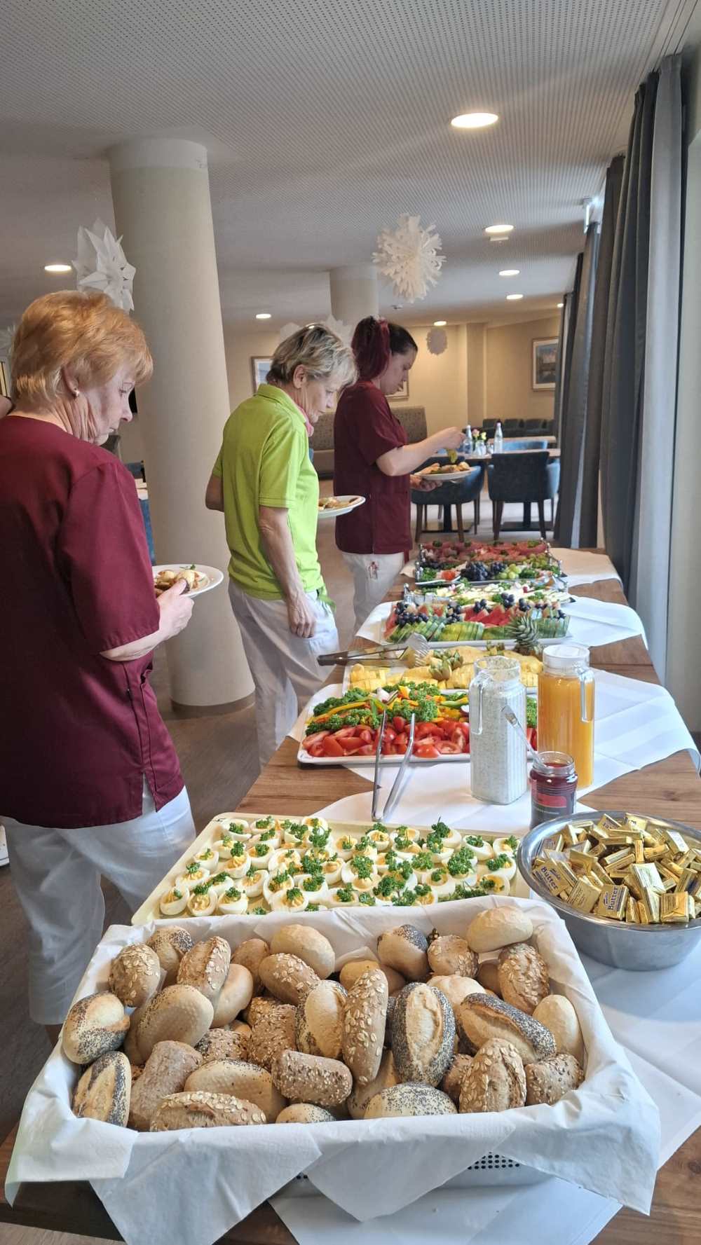 Genussvolles Mitarbeiterfrühstück in der Seniorenresidenz Wolfgangstraße