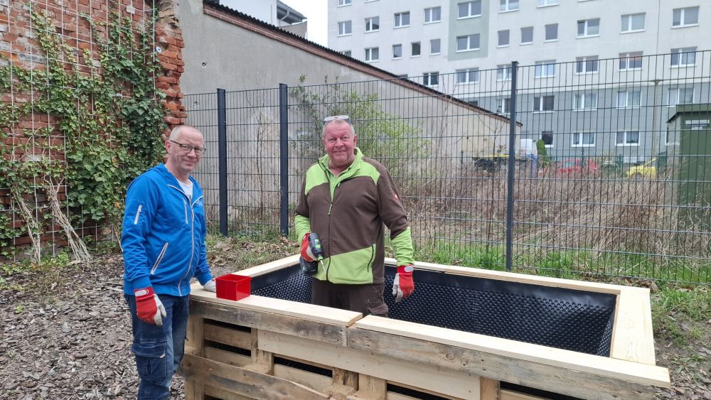 Neues Hochbeet in der Seniorenresidenz Wolfgangstraße
